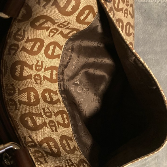 Etienne Aigner  Leather Purse Compartments Plenty - Picture 11 of 16